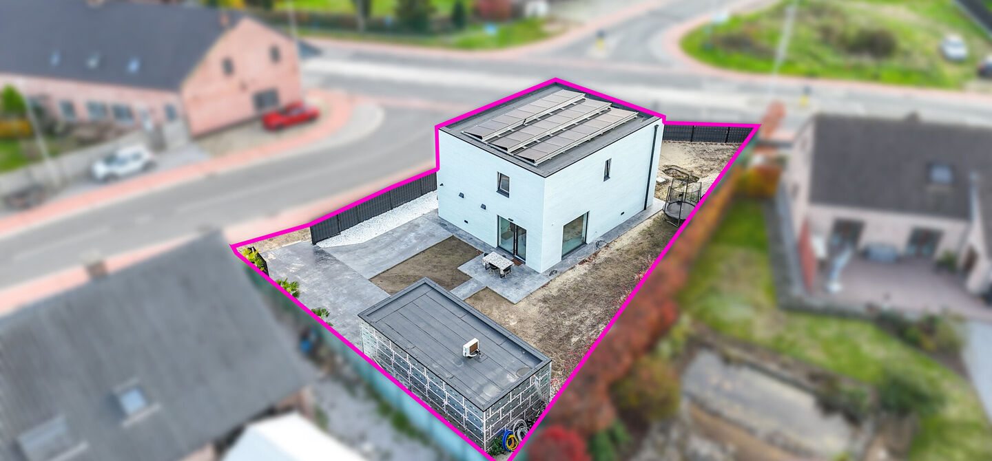 Bij ImmoFusion 7/7 “open huis”: klik op onze 3D-TOUR.
Ervaar vastgoed alsof je er zelf doorloopt!

Stap binnen in deze uitzonderlijk moderne nieuwbouwwoning (2024), ideaal gelegen als open bebouwing op een ruim hoekperceel van 528m² in Koersel. Deze 