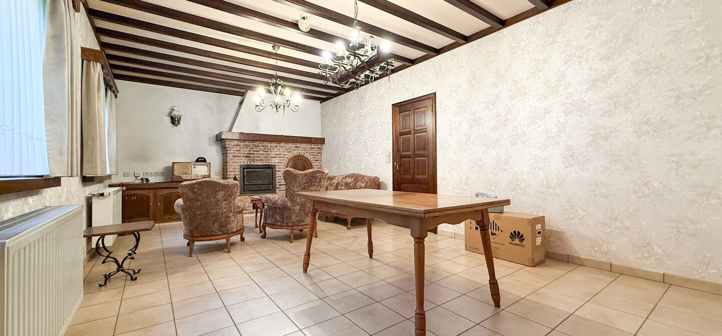 Bij ImmoFusion 7/7 “open huis”: klik op onze 3D-TOUR.
Ervaar vastgoed alsof je er zelf doorloopt!
Ontdek deze uitzonderlijk gelegen vrijstaande woning in de rustige, bosrijke omgeving van Paal. Wie houdt van natuur, privacy en een fenomenale perceelo