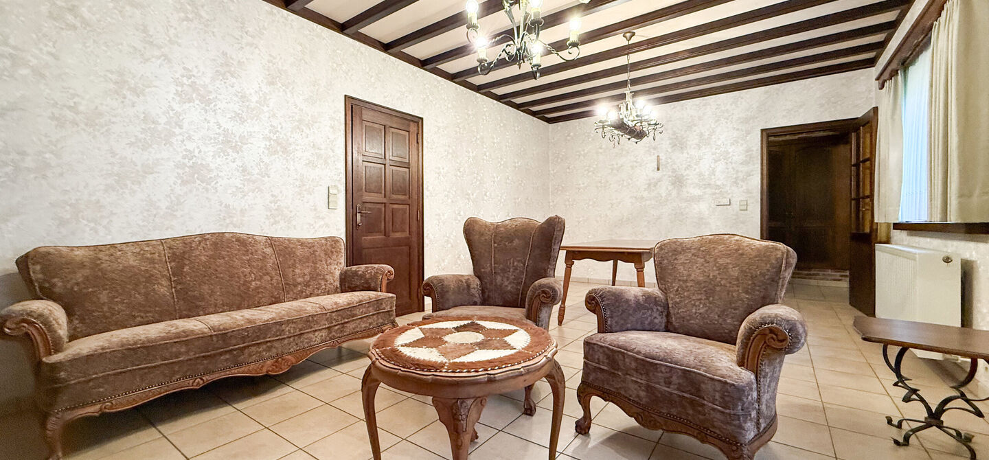 Bij ImmoFusion 7/7 “open huis”: klik op onze 3D-TOUR.
Ervaar vastgoed alsof je er zelf doorloopt!
Ontdek deze uitzonderlijk gelegen vrijstaande woning in de rustige, bosrijke omgeving van Paal. Wie houdt van natuur, privacy en een fenomenale perceelo