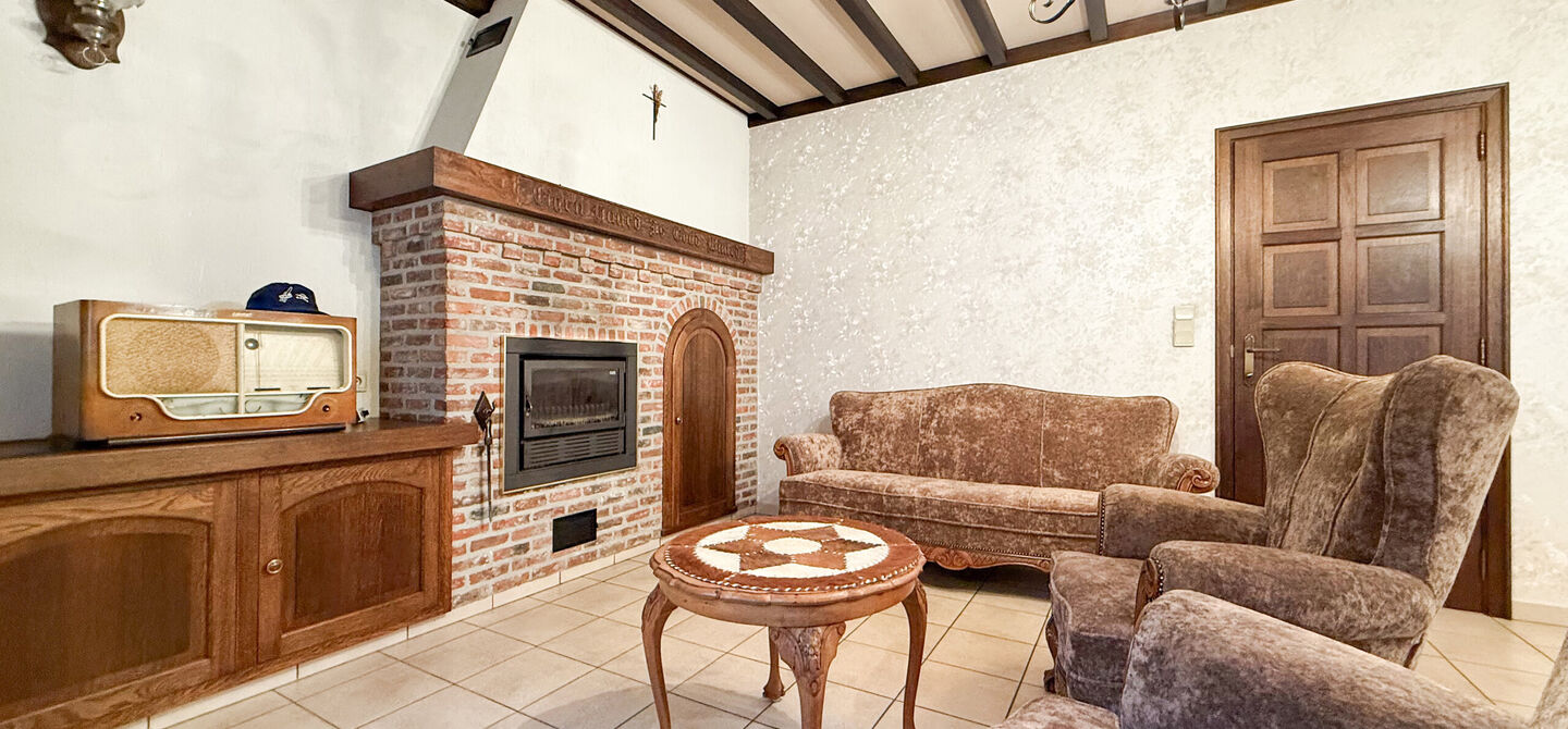 Bij ImmoFusion 7/7 “open huis”: klik op onze 3D-TOUR.
Ervaar vastgoed alsof je er zelf doorloopt!
Ontdek deze uitzonderlijk gelegen vrijstaande woning in de rustige, bosrijke omgeving van Paal. Wie houdt van natuur, privacy en een fenomenale perceelo