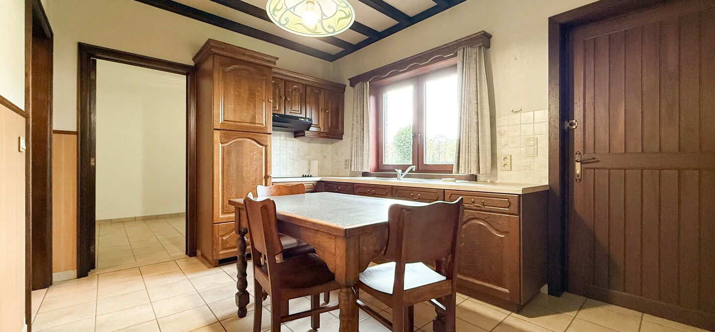 Bij ImmoFusion 7/7 “open huis”: klik op onze 3D-TOUR.
Ervaar vastgoed alsof je er zelf doorloopt!
Ontdek deze uitzonderlijk gelegen vrijstaande woning in de rustige, bosrijke omgeving van Paal. Wie houdt van natuur, privacy en een fenomenale perceelo