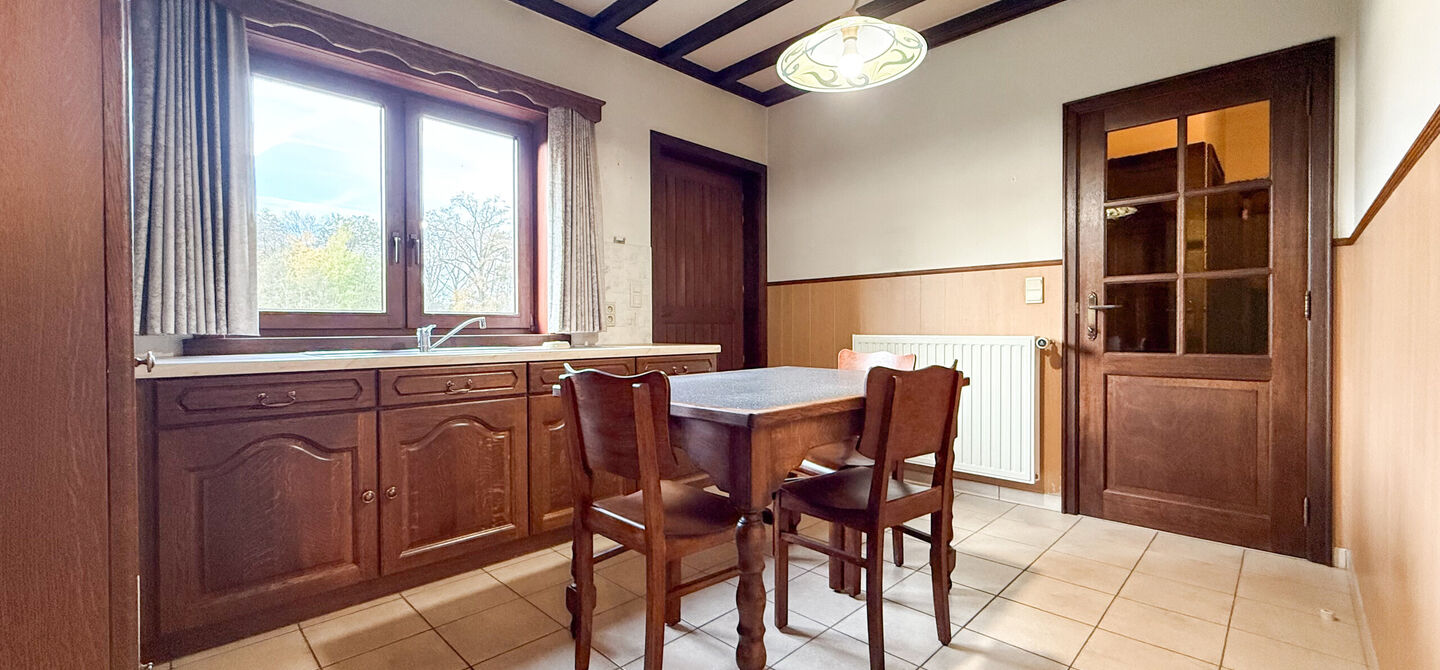 Bij ImmoFusion 7/7 “open huis”: klik op onze 3D-TOUR.
Ervaar vastgoed alsof je er zelf doorloopt!
Ontdek deze uitzonderlijk gelegen vrijstaande woning in de rustige, bosrijke omgeving van Paal. Wie houdt van natuur, privacy en een fenomenale perceelo