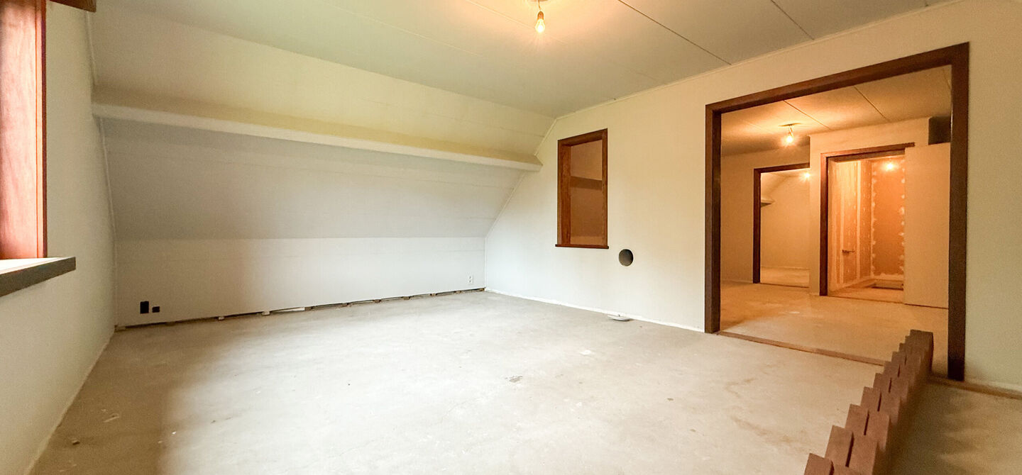 Bij ImmoFusion 7/7 “open huis”: klik op onze 3D-TOUR.
Ervaar vastgoed alsof je er zelf doorloopt!
Ontdek deze uitzonderlijk gelegen vrijstaande woning in de rustige, bosrijke omgeving van Paal. Wie houdt van natuur, privacy en een fenomenale perceelo