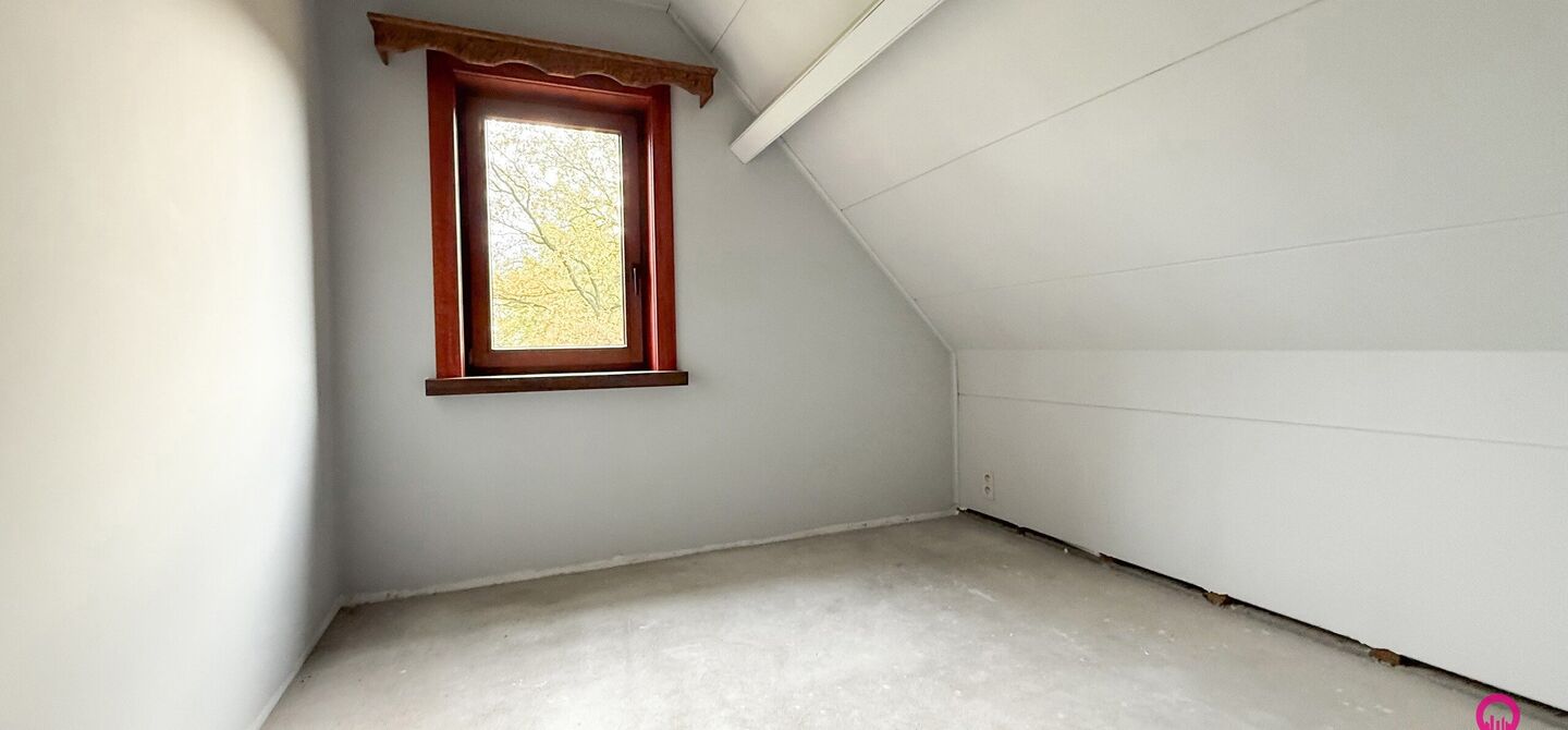 Bij ImmoFusion 7/7 “open huis”: klik op onze 3D-TOUR.
Ervaar vastgoed alsof je er zelf doorloopt!
Ontdek deze uitzonderlijk gelegen vrijstaande woning in de rustige, bosrijke omgeving van Paal. Wie houdt van natuur, privacy en een fenomenale perceelo