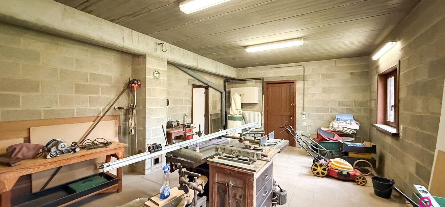 Bij ImmoFusion 7/7 “open huis”: klik op onze 3D-TOUR.
Ervaar vastgoed alsof je er zelf doorloopt!
Ontdek deze uitzonderlijk gelegen vrijstaande woning in de rustige, bosrijke omgeving van Paal. Wie houdt van natuur, privacy en een fenomenale perceelo