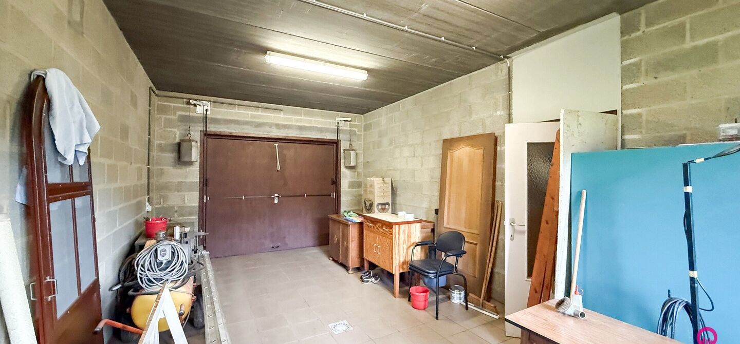 Bij ImmoFusion 7/7 “open huis”: klik op onze 3D-TOUR.
Ervaar vastgoed alsof je er zelf doorloopt!
Ontdek deze uitzonderlijk gelegen vrijstaande woning in de rustige, bosrijke omgeving van Paal. Wie houdt van natuur, privacy en een fenomenale perceelo