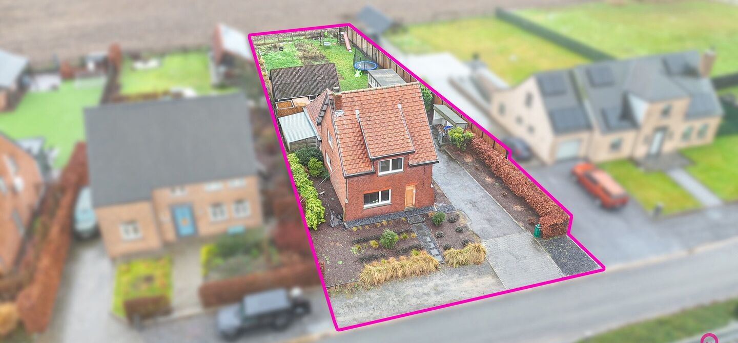 Bij ImmoFusion 7/7 “open huis” : klik op onze 3D-TOUR.
Ervaar vastgoed alsof je er zelf doorloopt!
Welkom in deze charmante open bebouwing, gelegen in een rustige straat nabij het gezellige Koersel Kapelleke en het centrum van Koersel. Deze woning co