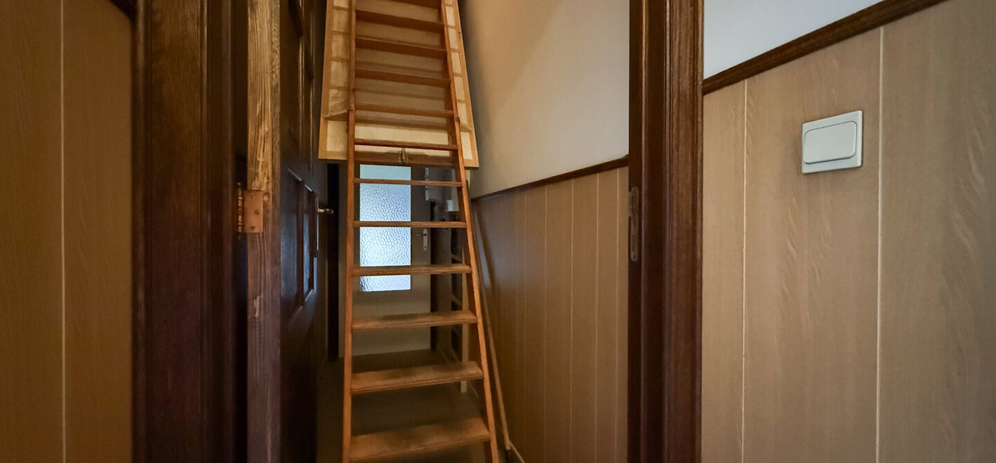 Bij ImmoFusion 7/7 &ldquo;open huis&rdquo;: klik op onze 3D-TOUR.
Ervaar vastgoed alsof je er zelf doorloopt!

Ontdek deze uitzonderlijk gelegen vrijstaande woning in de rustige, bosrijke omgeving van Paal. Wie houdt van natuur, privacy en een fenomenale perceelo