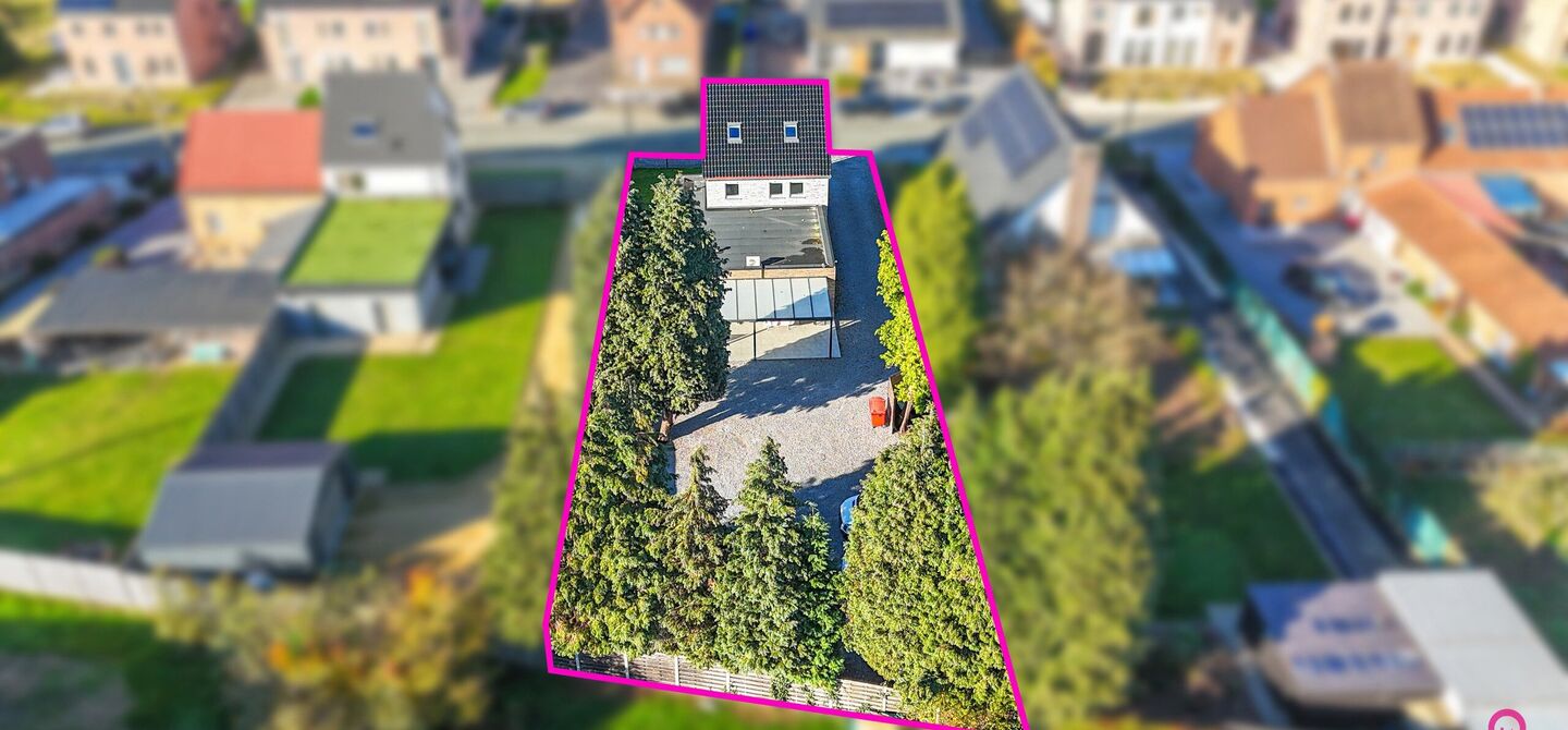 Bij ImmoFusion 7/7 &ldquo;open huis&rdquo;: klik op onze 3D-TOUR.
Ervaar vastgoed alsof je er zelf doorloopt!

Ontdek deze indrukwekkende open bebouwing in de Tervantstraat 198 te Paal, een woning die in 2025 een volledige transformatie kreeg en vandaag bijna als