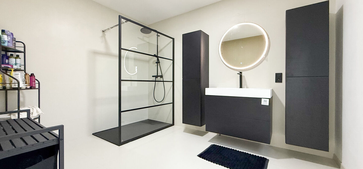 Bij ImmoFusion 7/7 &ldquo;open huis&rdquo;: klik op onze 3D-TOUR.
Ervaar vastgoed alsof je er zelf doorloopt!

Stap binnen in deze uitzonderlijk moderne nieuwbouwwoning (2024), ideaal gelegen als open bebouwing op een ruim hoekperceel van 528 m&sup2; in Koersel. Deze