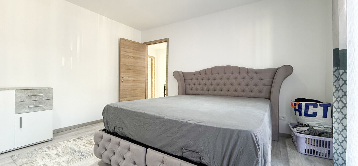 Bij ImmoFusion 7/7 &ldquo;open huis&rdquo;: klik op onze 3D-TOUR.
Ervaar vastgoed alsof je er zelf doorloopt!

Ontdek deze indrukwekkende open bebouwing in de Tervantstraat 198 te Paal, een woning die in 2025 een volledige transformatie kreeg en vandaag bijna als