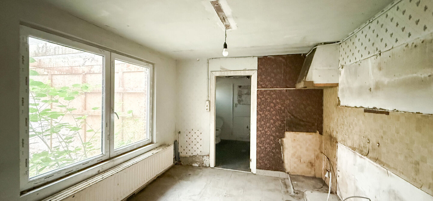 Bij ImmoFusion 7/7 “open huis” : klik op onze 3D-TOUR.
Ervaar vastgoed alsof je er zelf doorloopt!
Bent u op zoek naar een eigendom waar wonen en werken perfect gecombineerd kunnen worden? Dan is deze veelzijdige handelswoning aan de Koolmijnlaan 384