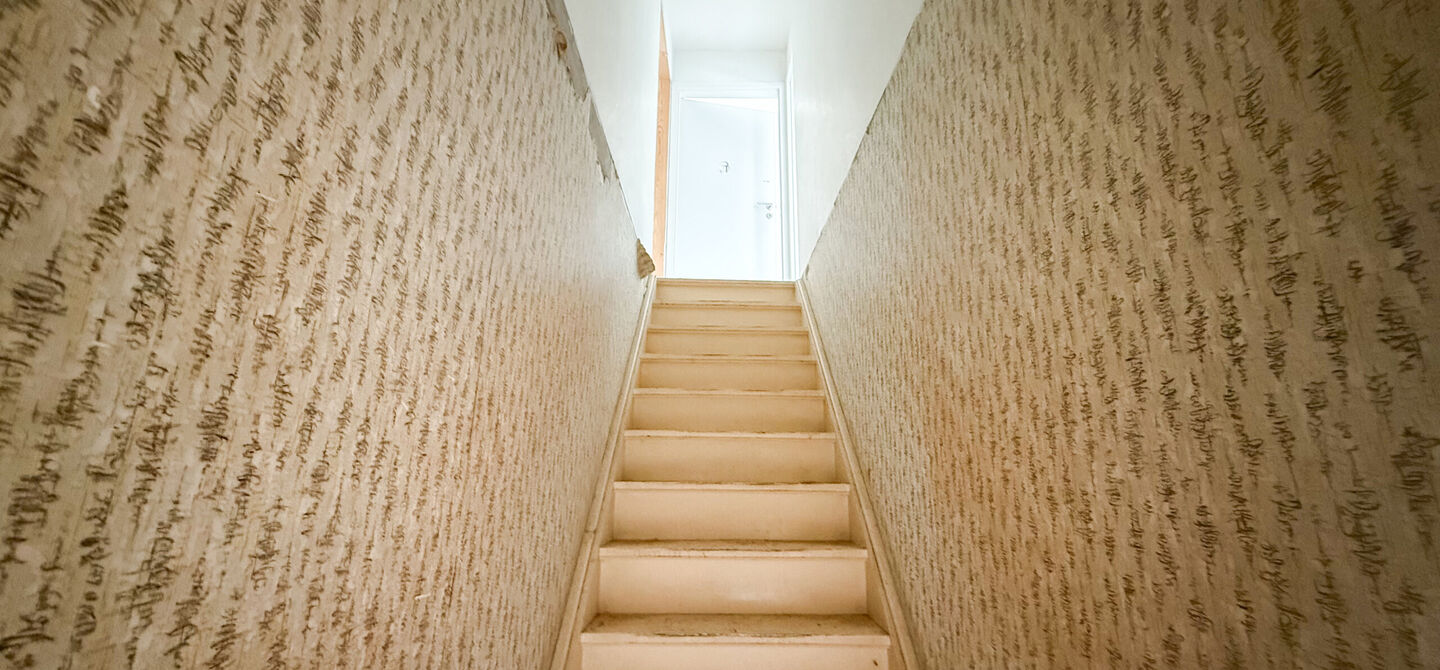 Bij ImmoFusion 7/7 “open huis” : klik op onze 3D-TOUR.
Ervaar vastgoed alsof je er zelf doorloopt!
Bent u op zoek naar een eigendom waar wonen en werken perfect gecombineerd kunnen worden? Dan is deze veelzijdige handelswoning aan de Koolmijnlaan 384