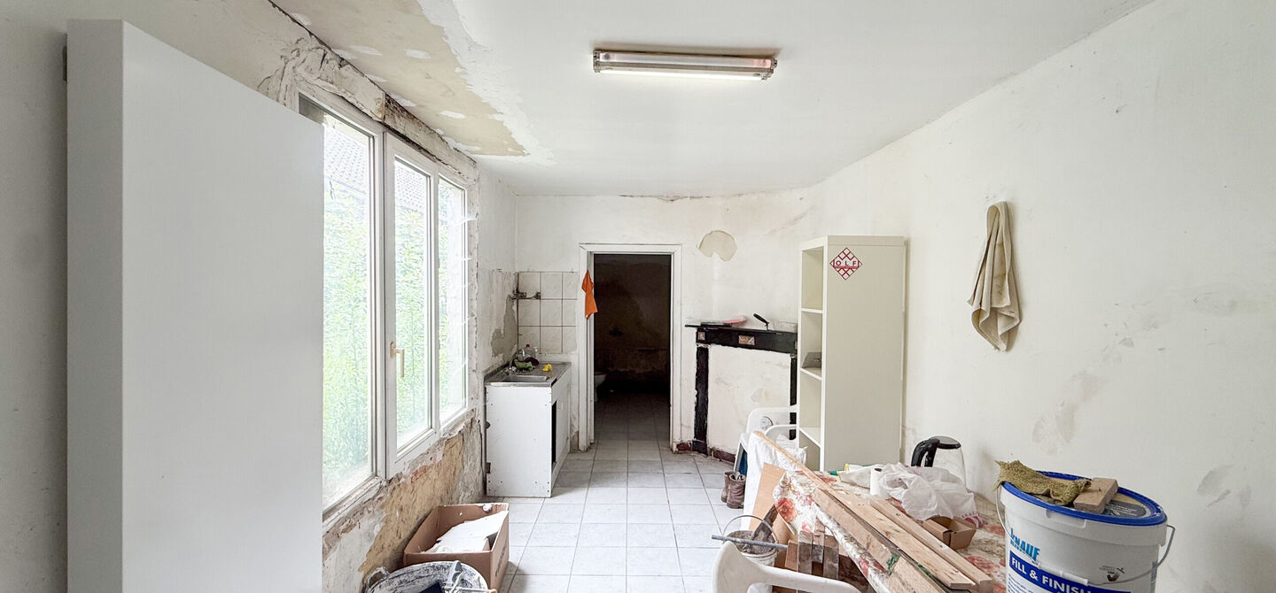 Bij ImmoFusion 7/7 “open huis” : klik op onze 3D-TOUR.
Ervaar vastgoed alsof je er zelf doorloopt!
Ben je op zoek naar een woning die je volledig naar eigen smaak kan afwerken? Dan is deze woning aan het Albertkanaal in Beringen zeker het bekijken