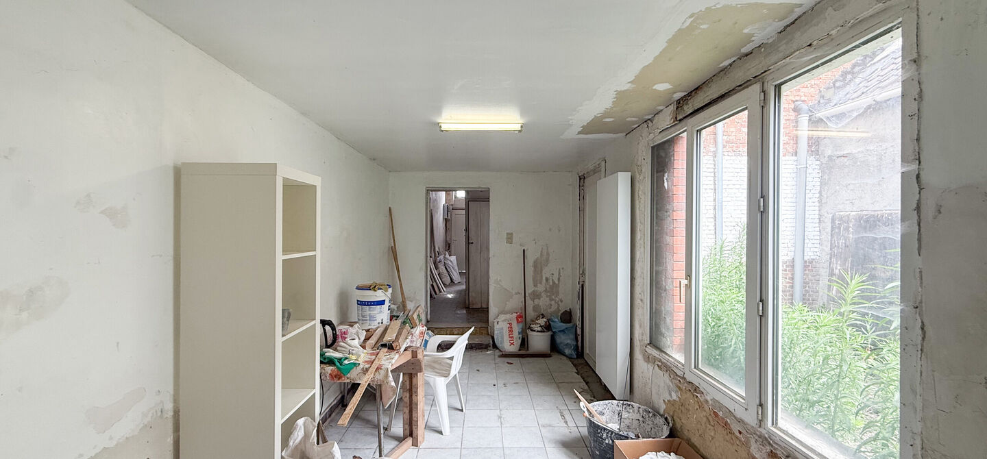 Bij ImmoFusion 7/7 “open huis” : klik op onze 3D-TOUR.
Ervaar vastgoed alsof je er zelf doorloopt!
Ben je op zoek naar een woning die je volledig naar eigen smaak kan afwerken? Dan is deze woning aan het Albertkanaal in Beringen zeker het bekijken