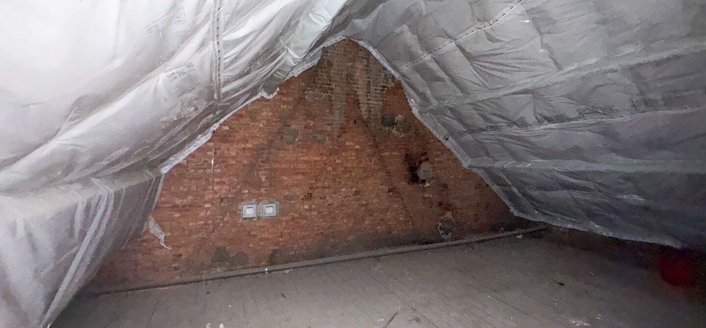 Bij ImmoFusion 7/7 “open huis” : klik op onze 3D-TOUR.
Ervaar vastgoed alsof je er zelf doorloopt!
Ben je op zoek naar een woning die je volledig naar eigen smaak kan afwerken? Dan is deze woning aan het Albertkanaal in Beringen zeker het bekijken