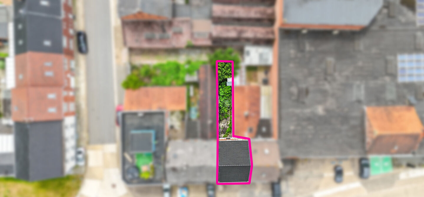 Bij ImmoFusion 7/7 “open huis” : klik op onze 3D-TOUR.
Ervaar vastgoed alsof je er zelf doorloopt!
Ben je op zoek naar een woning die je volledig naar eigen smaak kan afwerken? Dan is deze woning aan het Albertkanaal in Beringen zeker het bekijken