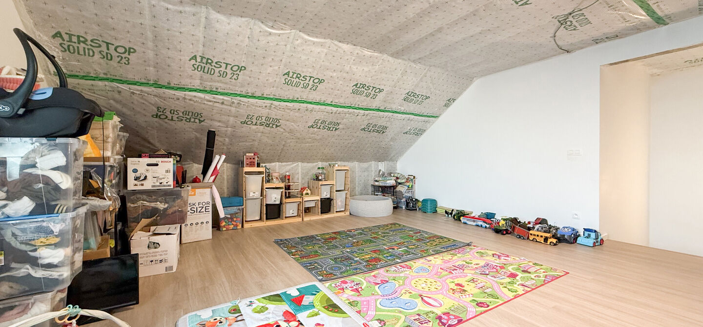 Bij ImmoFusion  7/7 “open huis”  : klik op onze 3D-TOUR.
Ervaar vastgoed alsof je er zelf doorloopt!

Welkom in deze schitterende halfopen BEN-nieuwbouwwoning in Paal, voorzien van vier slaapkamers. Kopen is verhuizen: deze woning is helemaal klaar om