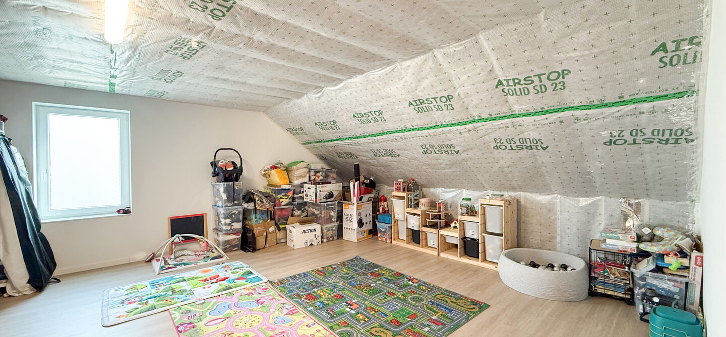Bij ImmoFusion  7/7 “open huis”  : klik op onze 3D-TOUR.
Ervaar vastgoed alsof je er zelf doorloopt!

Welkom in deze schitterende halfopen BEN-nieuwbouwwoning in Paal, voorzien van vier slaapkamers. Kopen is verhuizen: deze woning is helemaal klaar om