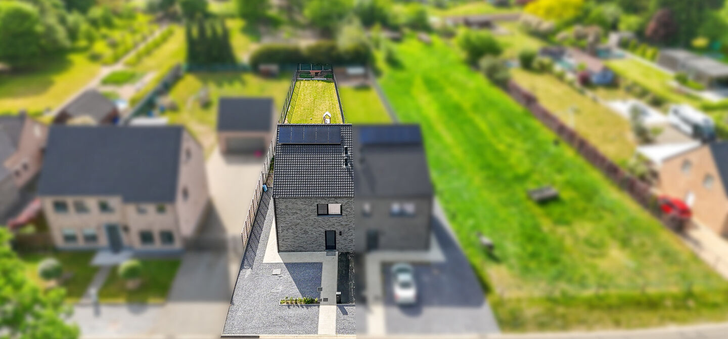 Bij ImmoFusion  7/7 “open huis”  : klik op onze 3D-TOUR.
Ervaar vastgoed alsof je er zelf doorloopt!

Welkom in deze schitterende halfopen BEN-nieuwbouwwoning in Paal, voorzien van vier slaapkamers. Kopen is verhuizen: deze woning is helemaal klaar om