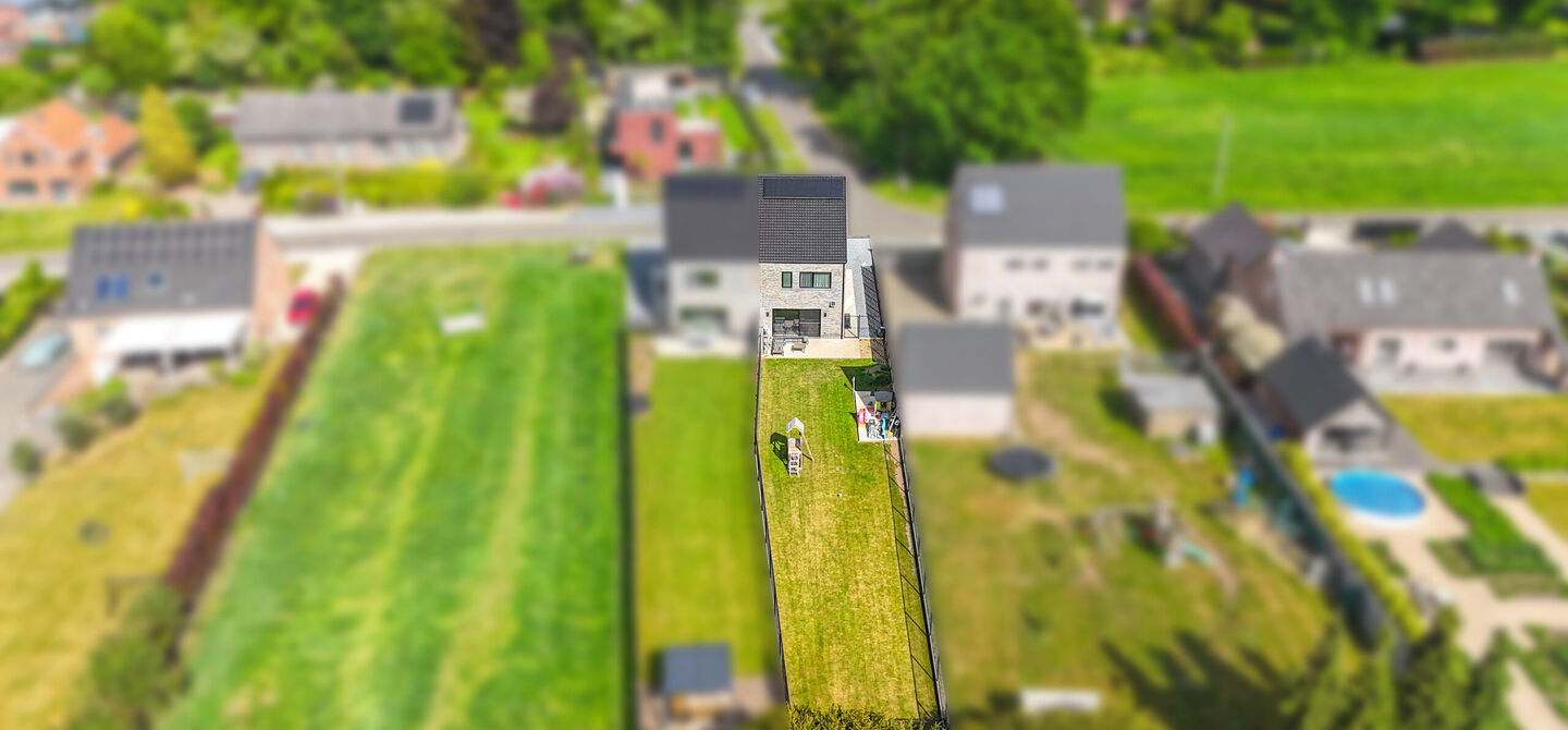 Bij ImmoFusion  7/7 “open huis”  : klik op onze 3D-TOUR.
Ervaar vastgoed alsof je er zelf doorloopt!

Welkom in deze schitterende halfopen BEN-nieuwbouwwoning in Paal, voorzien van vier slaapkamers. Kopen is verhuizen: deze woning is helemaal klaar om