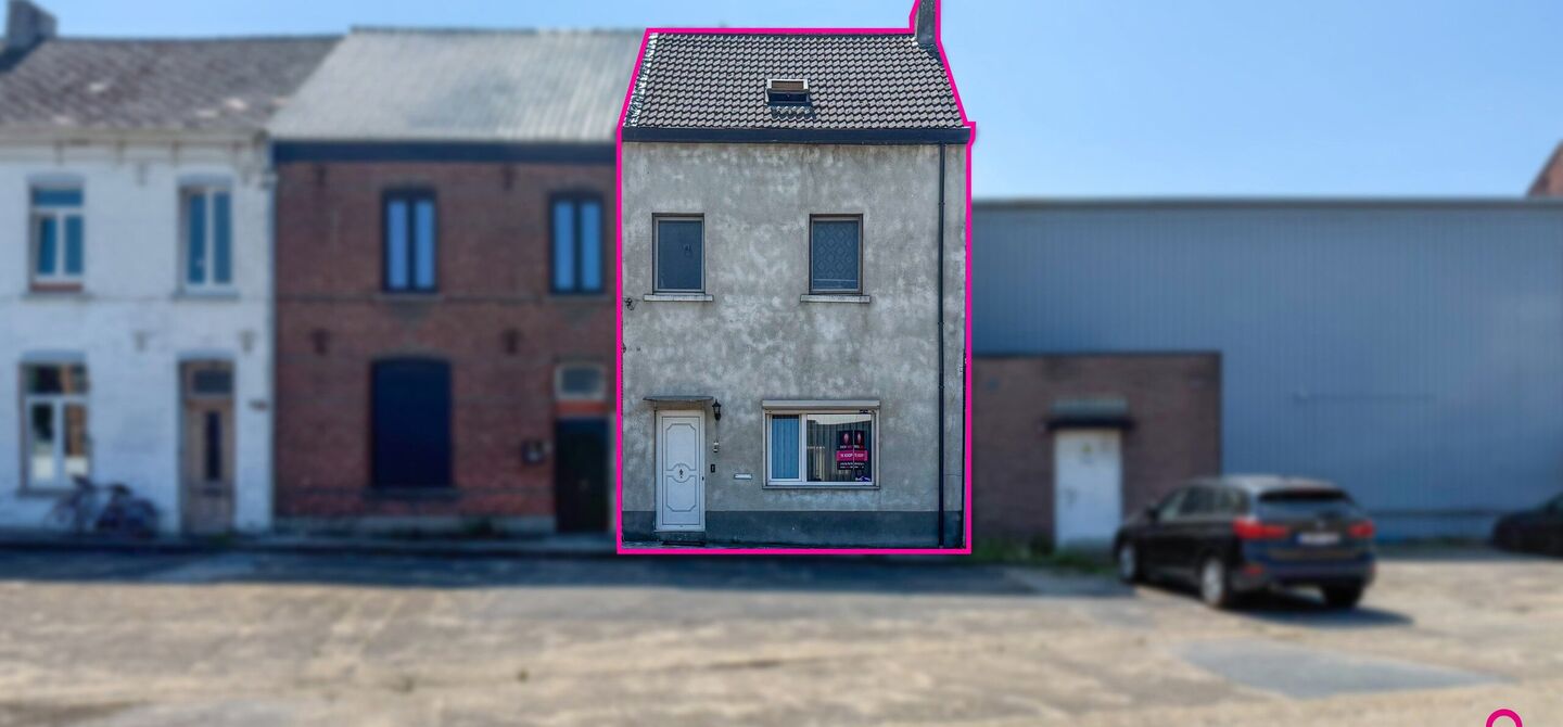 Bij ImmoFusion 7/7 “open huis” : klik op onze 3D-TOUR. Ervaar vastgoed alsof je er zelf doorloopt!

Gezellige gezinswoning met potentieel op rustige ligging vlakbij centrum en invalswegen!
Ben je op zoek naar een woning waarin je nog jouw persoonlijke