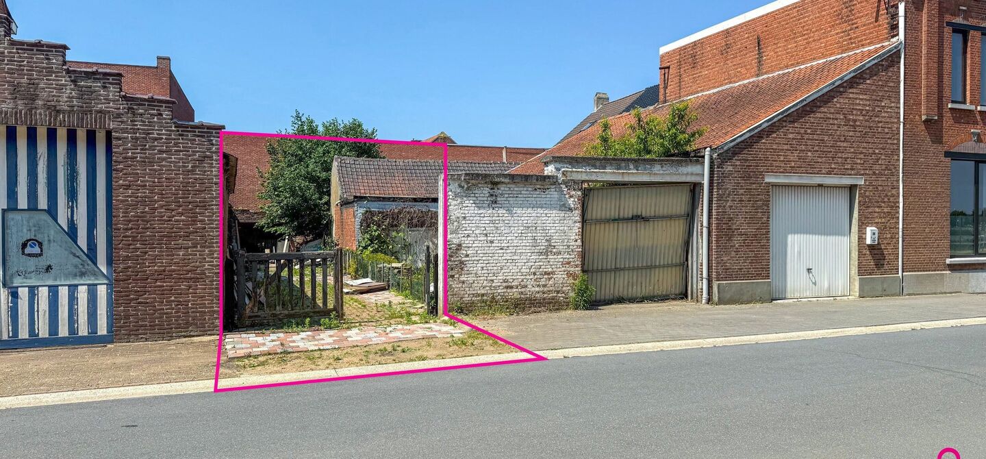 Bij ImmoFusion 7/7 “open huis” : klik op onze 3D-TOUR. Ervaar vastgoed alsof je er zelf doorloopt!

Gezellige gezinswoning met potentieel op rustige ligging vlakbij centrum en invalswegen!
Ben je op zoek naar een woning waarin je nog jouw persoonlijke