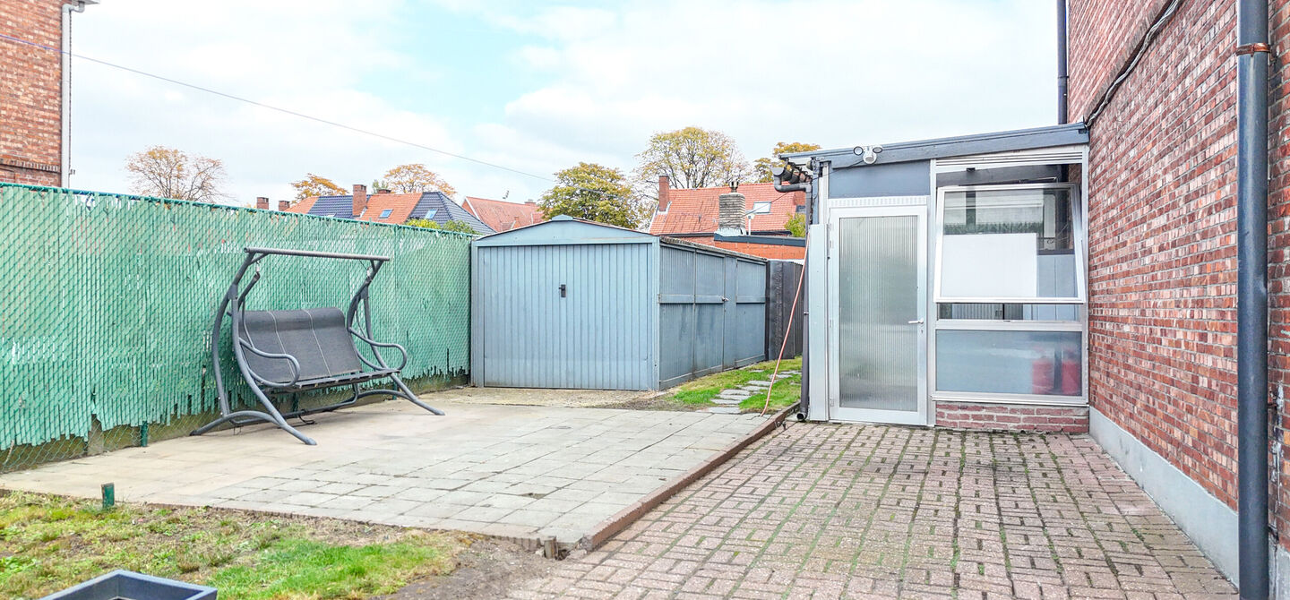 Bij ImmoFusion 7/7 “open huis”: klik op onze 3D-TOUR.
Ervaar vastgoed alsof je er zelf doorloopt!

Ontdek deze charmante halfopen woning aan de Tennisstraat 17 in Beringen, waar comfort, karakter en recente renovaties samenkomen. Dankzij de grondige v