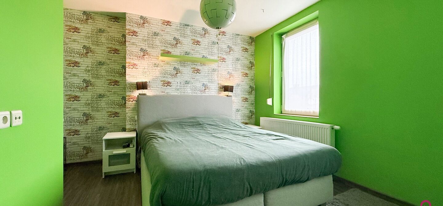 Bij ImmoFusion 7/7 “open huis”: klik op onze 3D-TOUR. Ervaar vastgoed alsof je er zelf doorloopt!

Welkom aan de Hasseltsesteenweg 171 in 3580 Beringen: hier wacht een prachtige, instapklare open bebouwing op een royaal hoek­perceel van circa 1.000 m