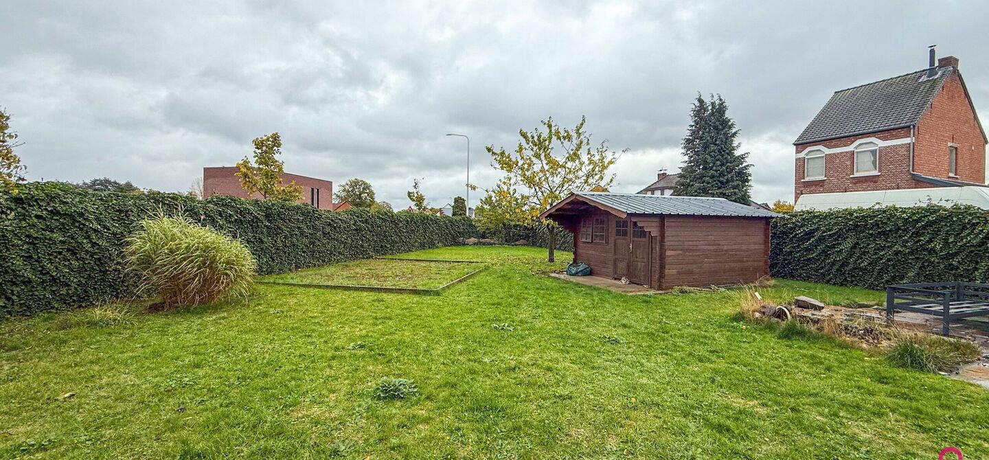 Bij ImmoFusion 7/7 “open huis”: klik op onze 3D-TOUR. Ervaar vastgoed alsof je er zelf doorloopt!

Welkom aan de Hasseltsesteenweg 171 in 3580 Beringen: hier wacht een prachtige, instapklare open bebouwing op een royaal hoek­perceel van circa 1.000 m