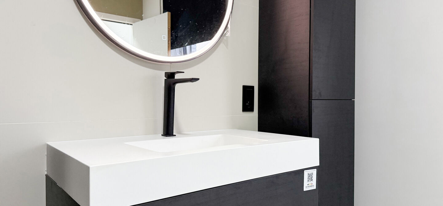 Bij ImmoFusion 7/7 “open huis”: klik op onze 3D-TOUR.
Ervaar vastgoed alsof je er zelf doorloopt!

Stap binnen in deze uitzonderlijk moderne nieuwbouwwoning (2024), ideaal gelegen als open bebouwing op een ruim hoekperceel van 528m² in Koersel. Deze 