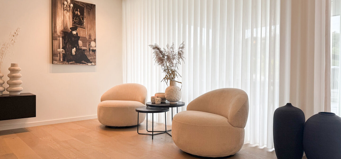 Instapklare woning met het comfort van nieuwbouw, volledig hoogwaardig afgewerkt en gebouwd in 2023, gelegen te Zwanenbergstraat 40 in Paal.
Deze moderne woning combineert een luxueuze afwerking, hedendaags wooncomfort en een uitstekende energieprestatie