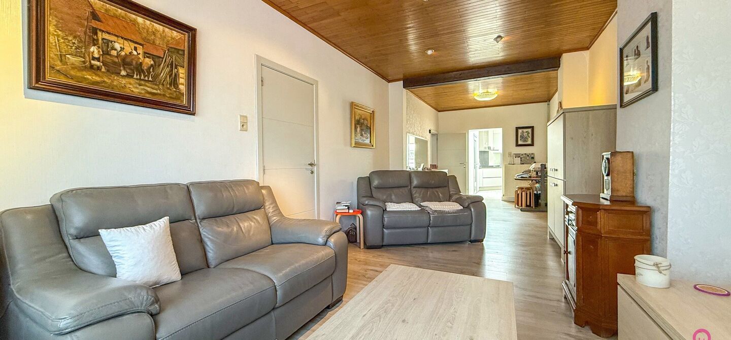 Bij ImmoFusion 7/7 “open huis”: klik op onze 3D-TOUR.
Ervaar vastgoed alsof je er zelf doorloopt!

Welkom in deze verrassend ruime en instapklare gezinswoning in het bruisende centrum van Hasselt, gelegen op het adres Spoorwegstraat 2. Deze volledig o