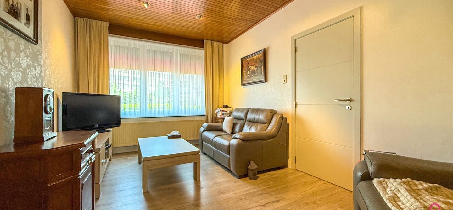 Bij ImmoFusion 7/7 “open huis”: klik op onze 3D-TOUR.
Ervaar vastgoed alsof je er zelf doorloopt!

Welkom in deze verrassend ruime en instapklare gezinswoning in het bruisende centrum van Hasselt, gelegen op het adres Spoorwegstraat 2. Deze volledig o