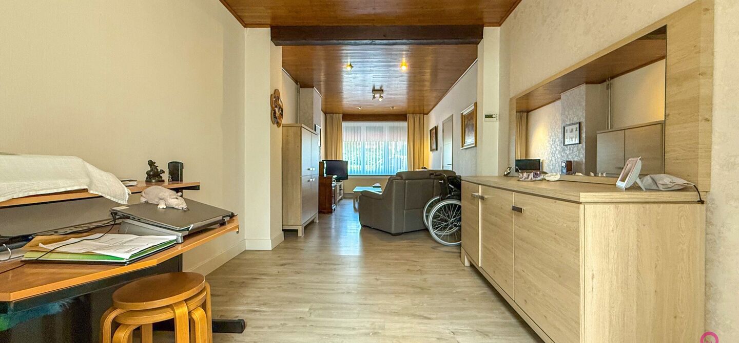 Bij ImmoFusion 7/7 “open huis”: klik op onze 3D-TOUR.
Ervaar vastgoed alsof je er zelf doorloopt!

Welkom in deze verrassend ruime en instapklare gezinswoning in het bruisende centrum van Hasselt, gelegen op het adres Spoorwegstraat 2. Deze volledig o