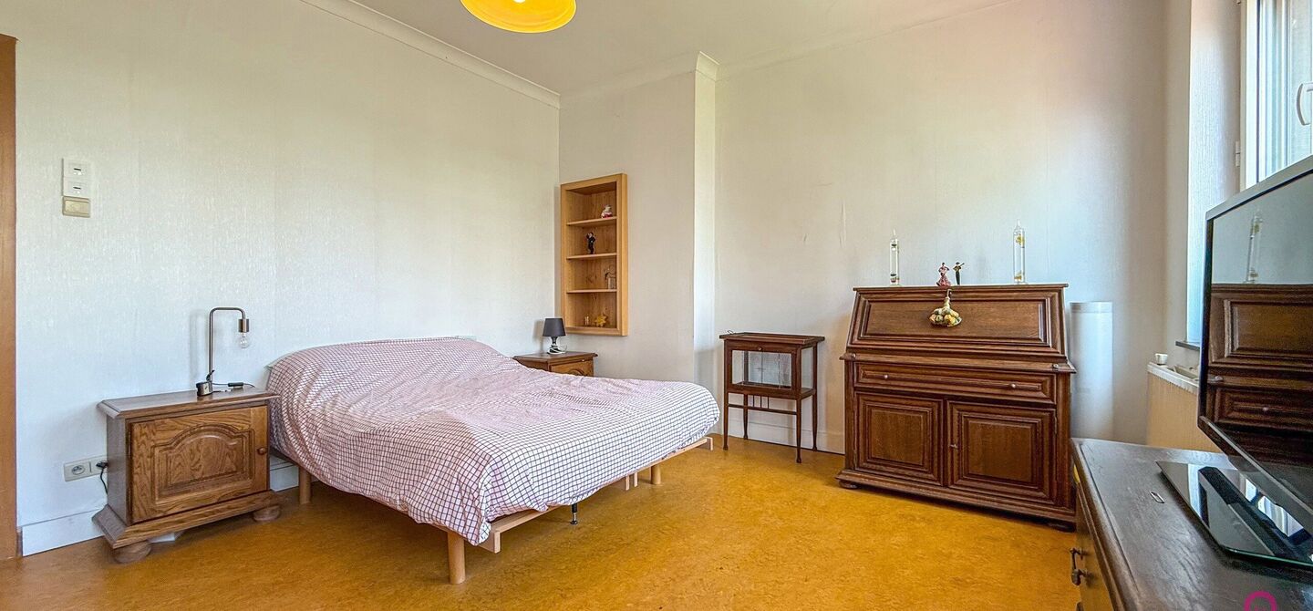 Bij ImmoFusion 7/7 “open huis”: klik op onze 3D-TOUR.
Ervaar vastgoed alsof je er zelf doorloopt!

Welkom in deze verrassend ruime en instapklare gezinswoning in het bruisende centrum van Hasselt, gelegen op het adres Spoorwegstraat 2. Deze volledig o