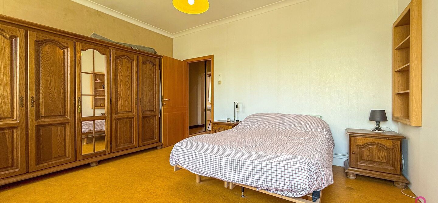 Bij ImmoFusion 7/7 “open huis”: klik op onze 3D-TOUR.
Ervaar vastgoed alsof je er zelf doorloopt!

Welkom in deze verrassend ruime en instapklare gezinswoning in het bruisende centrum van Hasselt, gelegen op het adres Spoorwegstraat 2. Deze volledig o