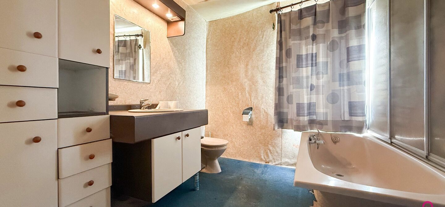 Charmant renovatieproject met tuin in landelijk Heers