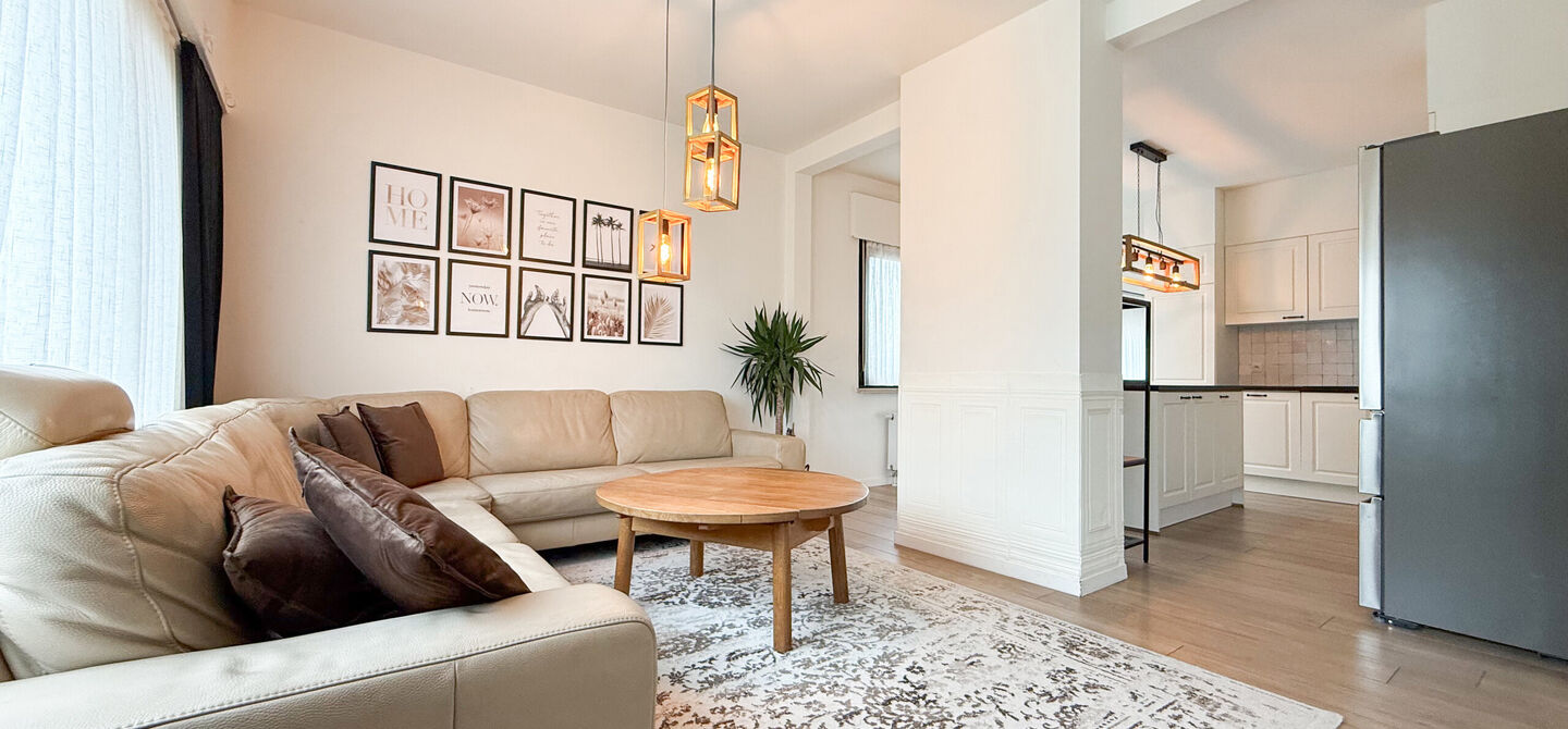 Bij ImmoFusion 7/7 “open huis” : klik op onze 3D-TOUR.
Ervaar vastgoed alsof je er zelf doorloopt!
Welkom in deze uitzonderlijk ruime open bebouwing gelegen in een rustige straat te Heusden-Zolder, waar u geniet van volledige privacy en toch overal