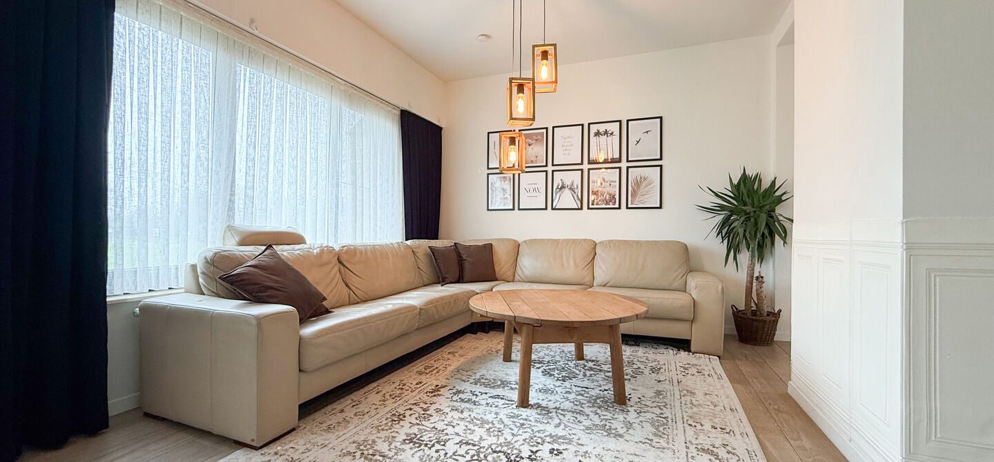 Bij ImmoFusion 7/7 “open huis” : klik op onze 3D-TOUR.
Ervaar vastgoed alsof je er zelf doorloopt!
Welkom in deze uitzonderlijk ruime open bebouwing gelegen in een rustige straat te Heusden-Zolder, waar u geniet van volledige privacy en toch overal