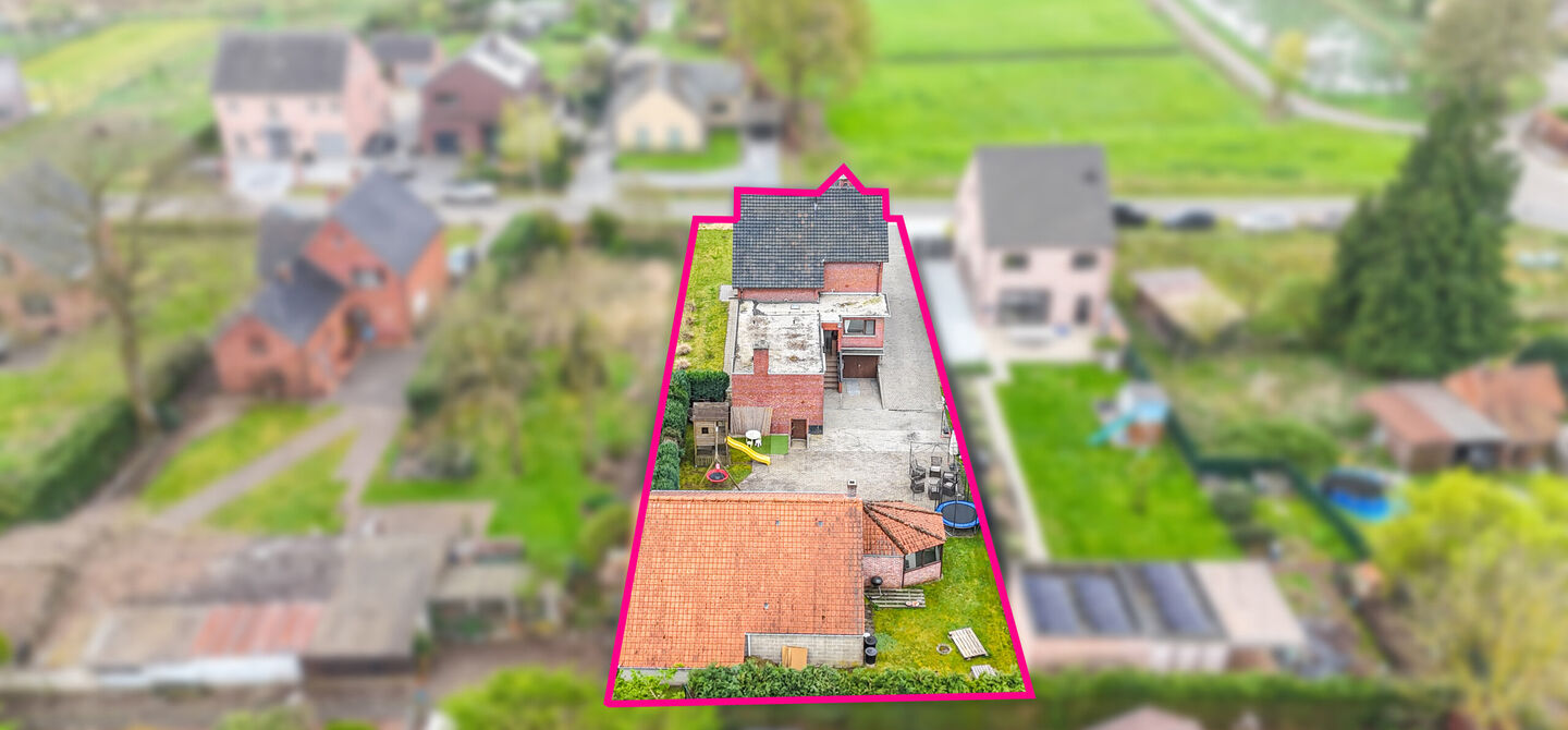Bij ImmoFusion 7/7 “open huis” : klik op onze 3D-TOUR.
Ervaar vastgoed alsof je er zelf doorloopt!
Welkom in deze uitzonderlijk ruime open bebouwing gelegen in een rustige straat te Heusden-Zolder, waar u geniet van volledige privacy en toch overal