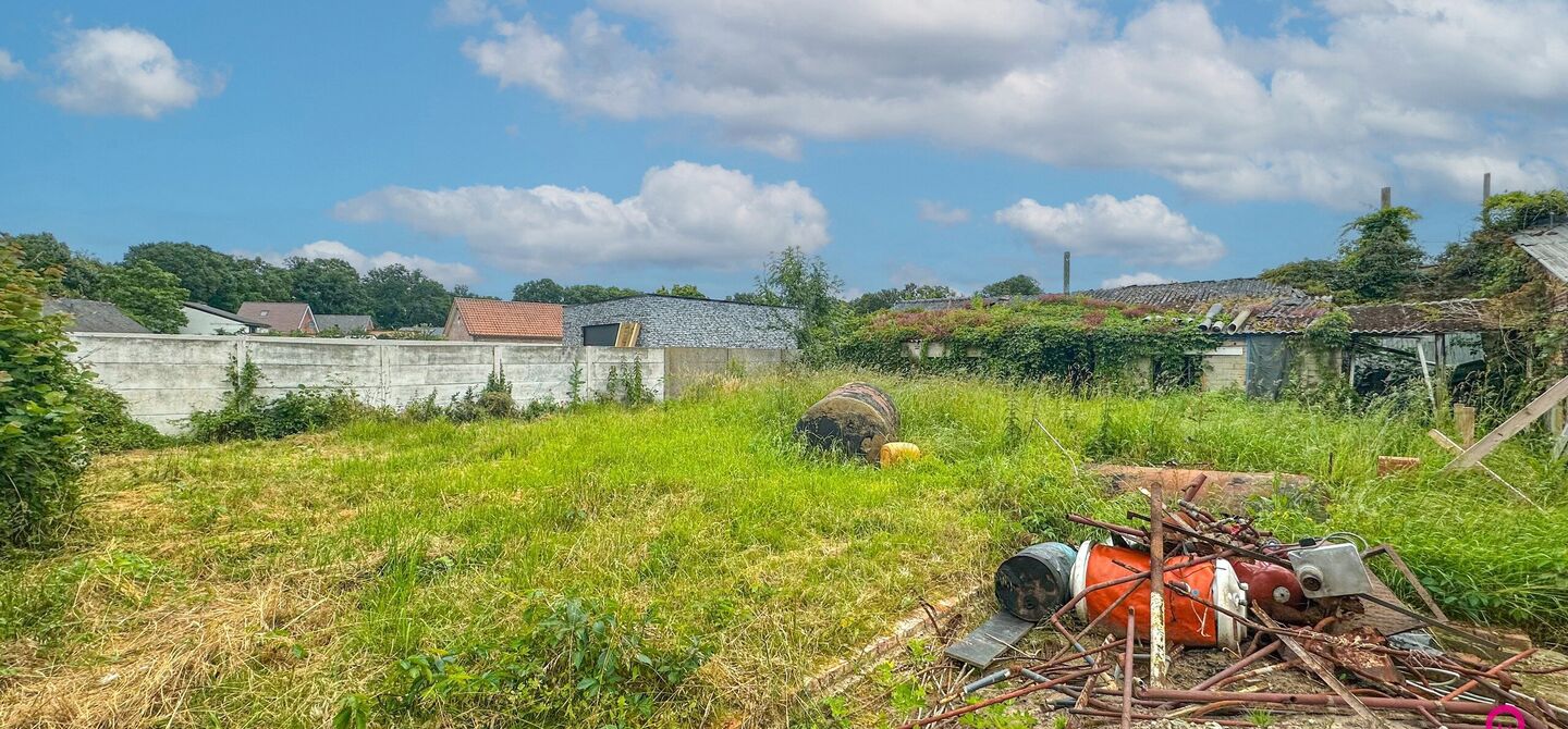 Woning op de Bruisende Koolmijnlaan in Heusden-Zolder met Eindeloze Mogelijkheden!

Bent u op zoek naar een woning met talloze mogelijkheden in het hart van Heusden-Zolder? Deze woning, gelegen op de bruisende Koolmijnlaan, biedt u de perfecte kans om uw 