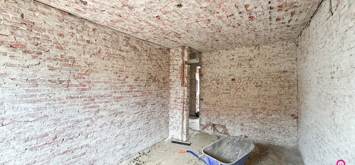 Woning op de Bruisende Koolmijnlaan in Heusden-Zolder met Eindeloze Mogelijkheden!

Bent u op zoek naar een woning met talloze mogelijkheden in het hart van Heusden-Zolder? Deze woning, gelegen op de bruisende Koolmijnlaan, biedt u de perfecte kans om uw 