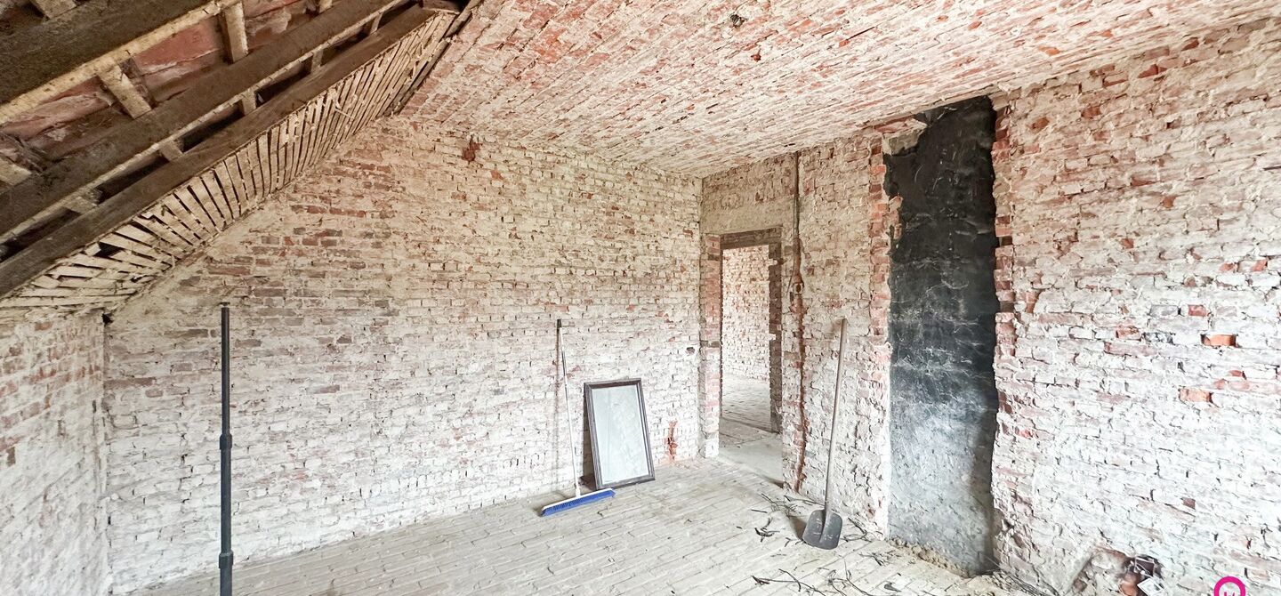 Woning op de Bruisende Koolmijnlaan in Heusden-Zolder met Eindeloze Mogelijkheden!

Bent u op zoek naar een woning met talloze mogelijkheden in het hart van Heusden-Zolder? Deze woning, gelegen op de bruisende Koolmijnlaan, biedt u de perfecte kans om uw 