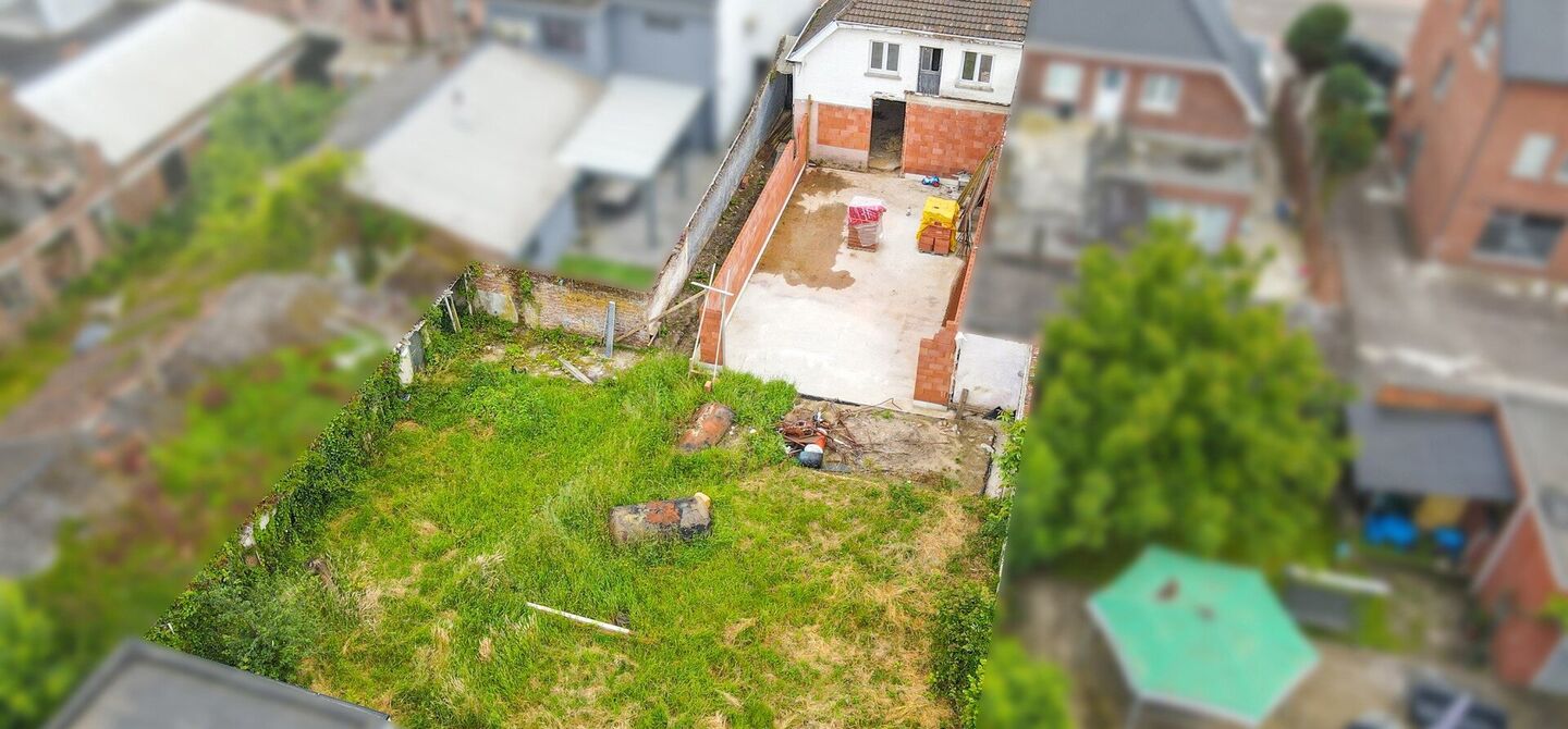 Woning op de Bruisende Koolmijnlaan in Heusden-Zolder met Eindeloze Mogelijkheden!

Bent u op zoek naar een woning met talloze mogelijkheden in het hart van Heusden-Zolder? Deze woning, gelegen op de bruisende Koolmijnlaan, biedt u de perfecte kans om uw 