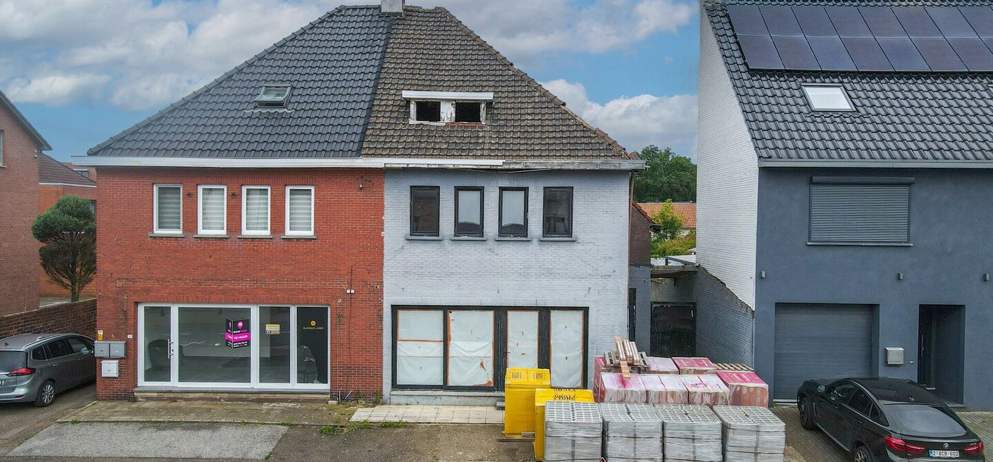 Woning op de Bruisende Koolmijnlaan in Heusden-Zolder met Eindeloze Mogelijkheden!

Bent u op zoek naar een woning met talloze mogelijkheden in het hart van Heusden-Zolder? Deze woning, gelegen op de bruisende Koolmijnlaan, biedt u de perfecte kans om uw 