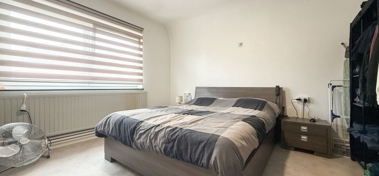 Bij ImmoFusion 7/7 “open huis” : klik op onze 3D-TOUR.
Ervaar vastgoed alsof je er zelf doorloopt!
Welkom in deze ruime gezinswoning gelegen in de Kerkstraat 10 te Houthalen-Helchteren. Deze woning biedt bijzonder veel leefruimte, een praktische in